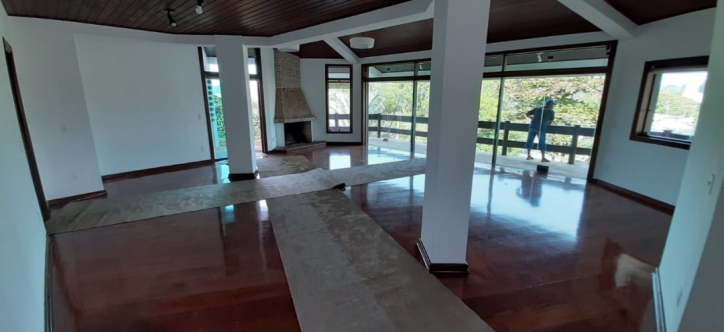 Casa à venda com 3 quartos, 380m² - Foto 3