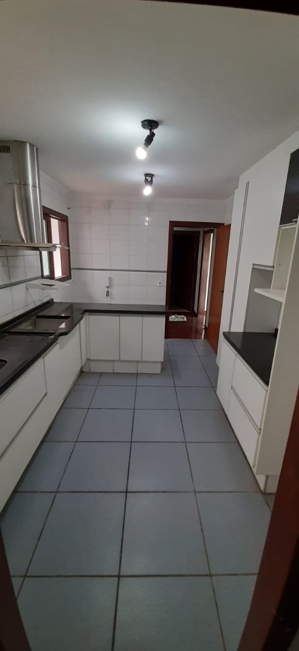 Casa à venda com 3 quartos, 380m² - Foto 5