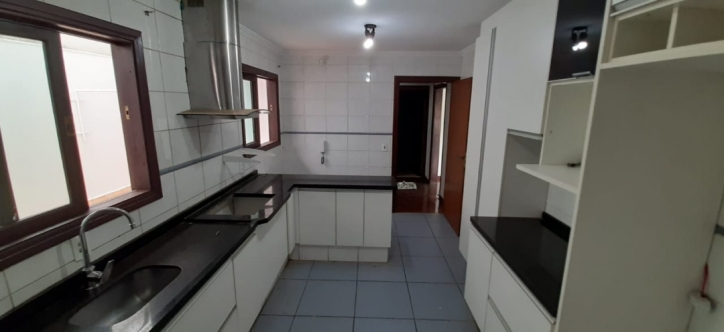 Casa à venda com 3 quartos, 380m² - Foto 6