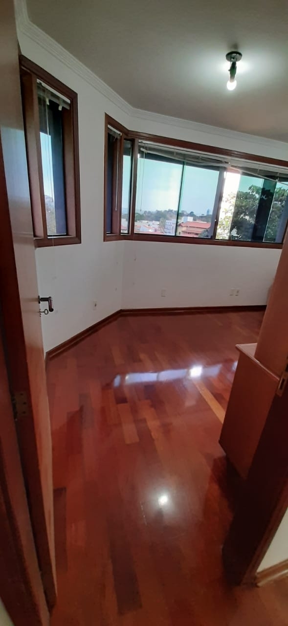 Casa à venda com 3 quartos, 380m² - Foto 23