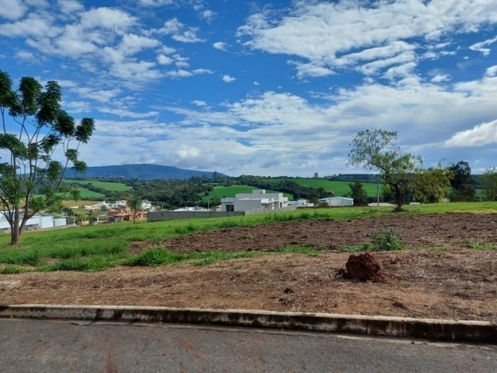 Terreno à venda, 1000m² - Foto 1