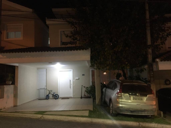 Casa à venda com 2 quartos, 160m² - Foto 1