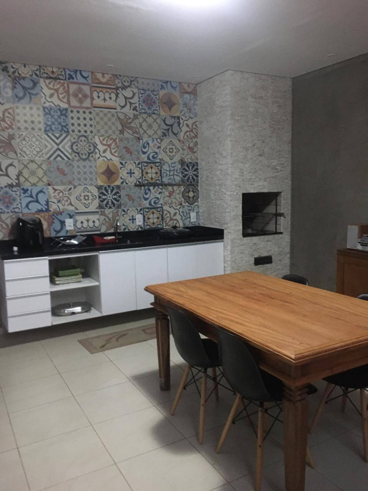 Casa à venda com 2 quartos, 160m² - Foto 2