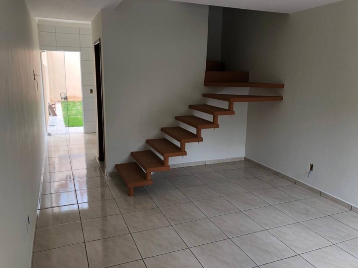 Casa à venda com 2 quartos, 70m² - Foto 5