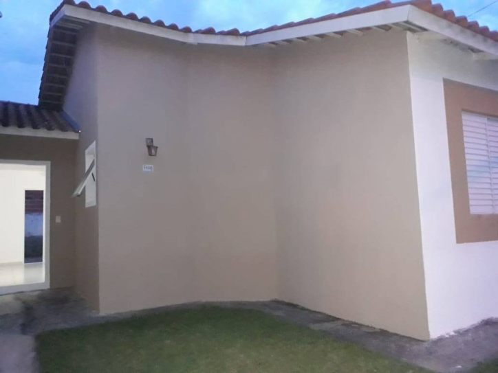 Casa à venda com 2 quartos, 55m² - Foto 1