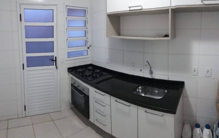 Casa à venda com 2 quartos, 55m² - Foto 5