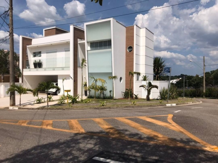 Casa de Condomínio à venda com 4 quartos, 410m² - Foto 1