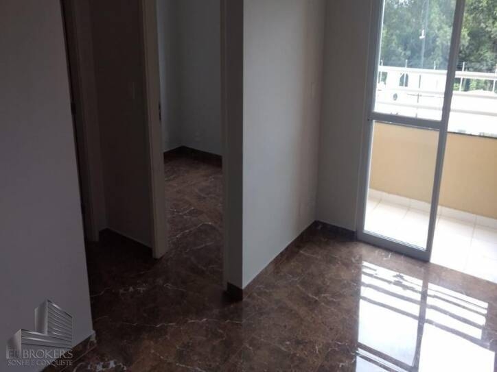 Apartamento à venda com 2 quartos, 60m² - Foto 2