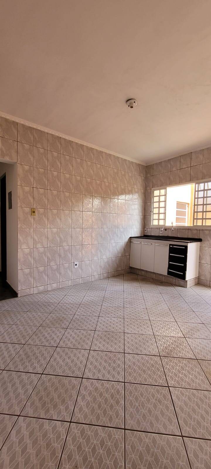 Casa à venda com 2 quartos, 150m² - Foto 4