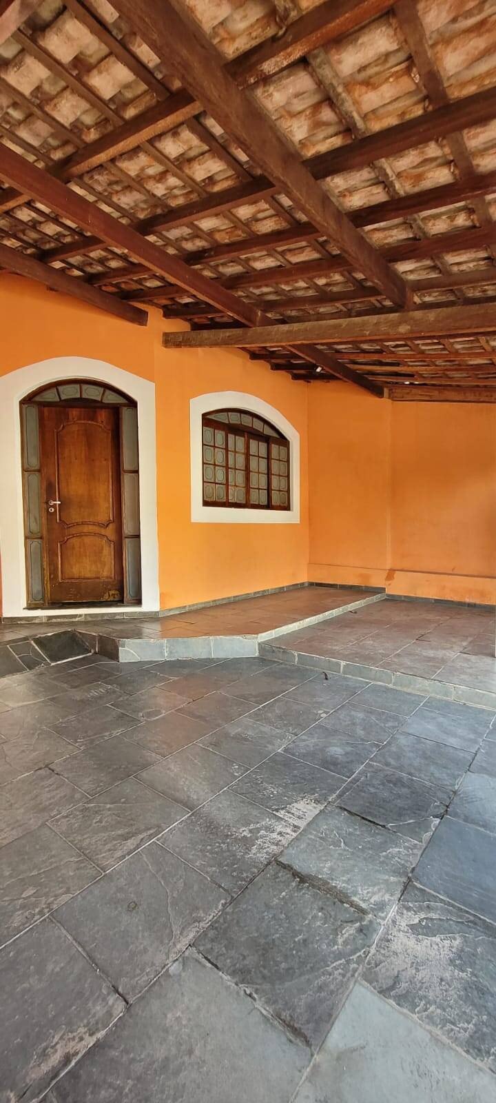 Casa à venda com 2 quartos, 150m² - Foto 1