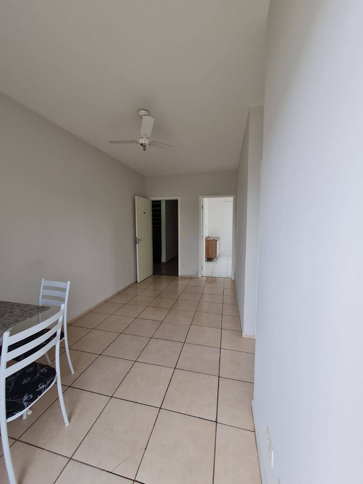 Apartamento à venda com 2 quartos, 53m² - Foto 2