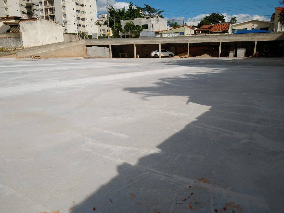 Terreno à venda e aluguel, 2200m² - Foto 1