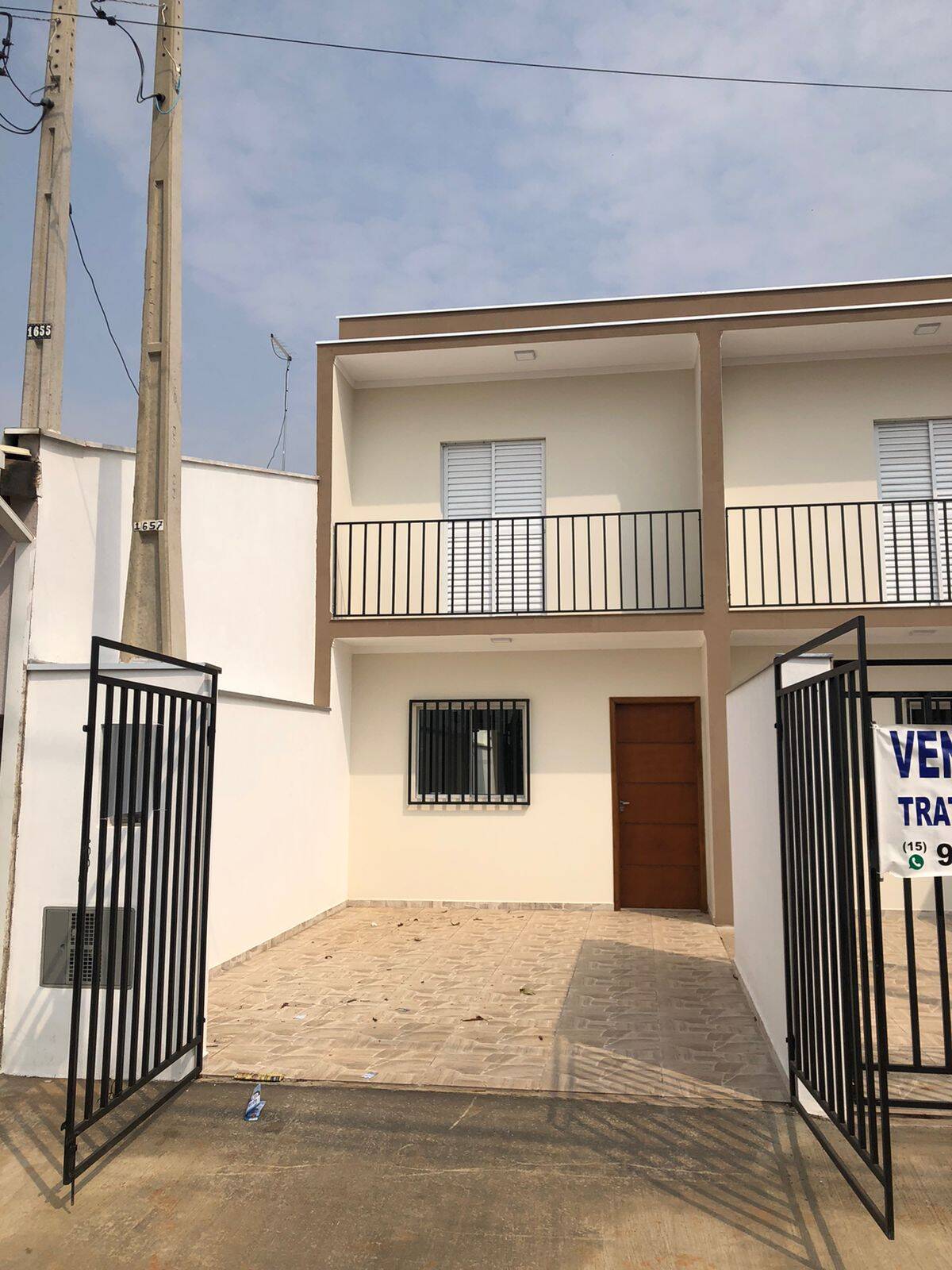 Casa à venda com 2 quartos, 80m² - Foto 1