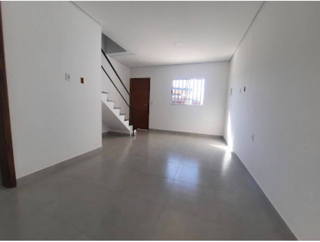 Casa à venda com 2 quartos, 80m² - Foto 4