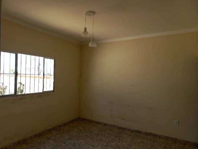 Casa à venda com 2 quartos, 100m² - Foto 4