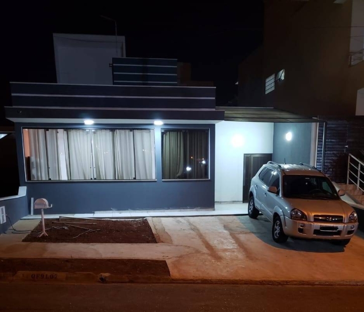 Casa de Condomínio à venda com 3 quartos, 140m² - Foto 1