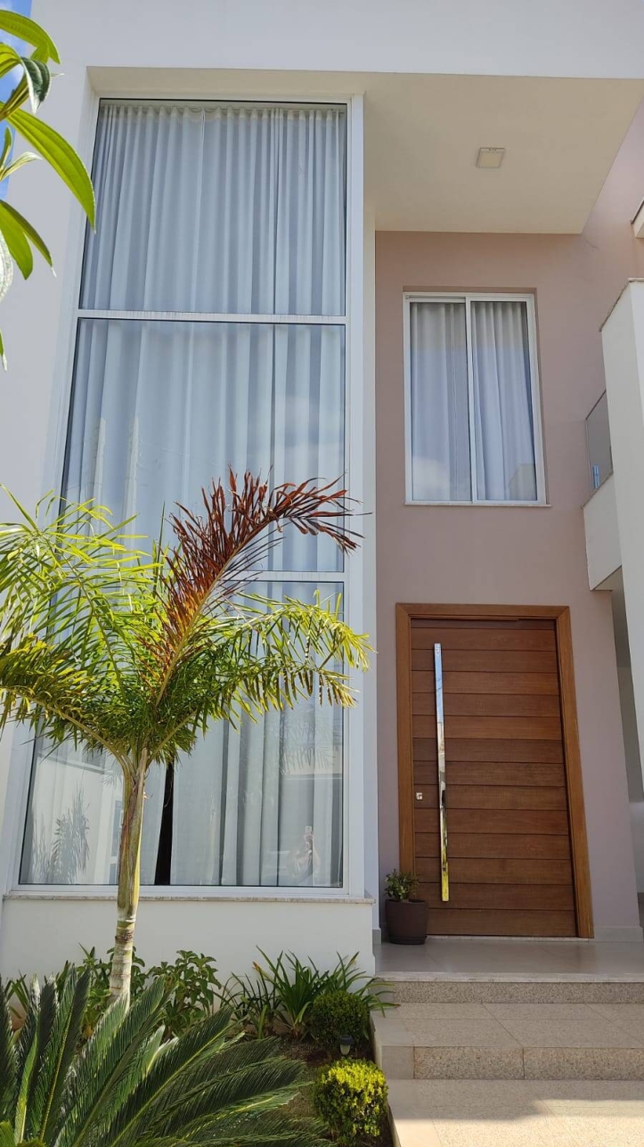 Casa de Condomínio à venda com 4 quartos, 298m² - Foto 1