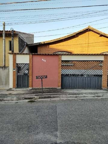 Casa à venda com 3 quartos, 260m² - Foto 1