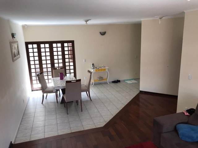 Casa de Condomínio à venda com 3 quartos, 364m² - Foto 3