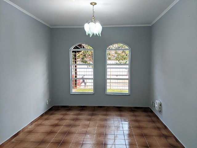 Casa de Condomínio à venda com 4 quartos, 360m² - Foto 4