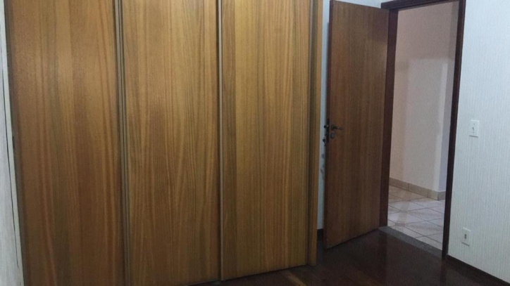 Sobrado à venda com 6 quartos, 335m² - Foto 19