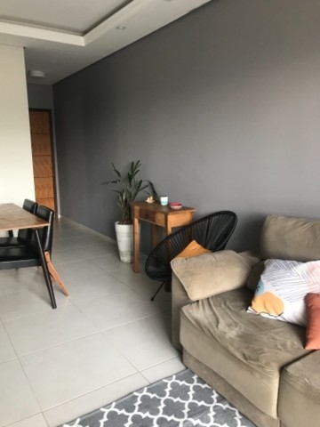 Apartamento à venda com 2 quartos, 70m² - Foto 2