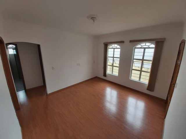 Apartamento à venda com 2 quartos, 65m² - Foto 2