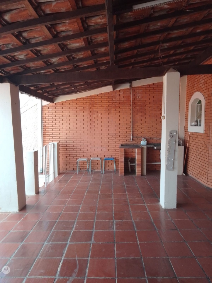 Casa à venda com 3 quartos, 300m² - Foto 3