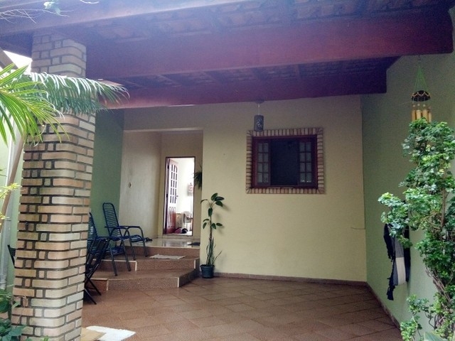 Casa à venda com 3 quartos, 163m² - Foto 1