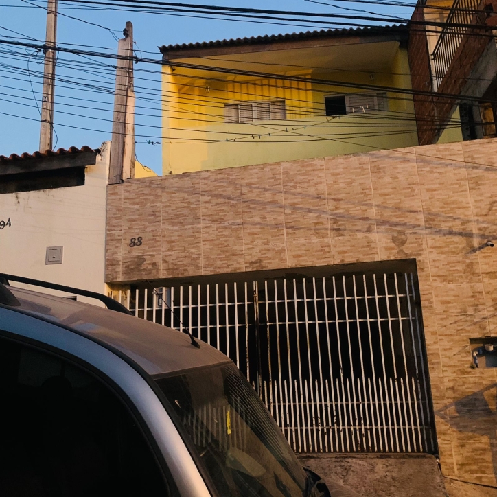 Sobrado à venda com 3 quartos, 210m² - Foto 1