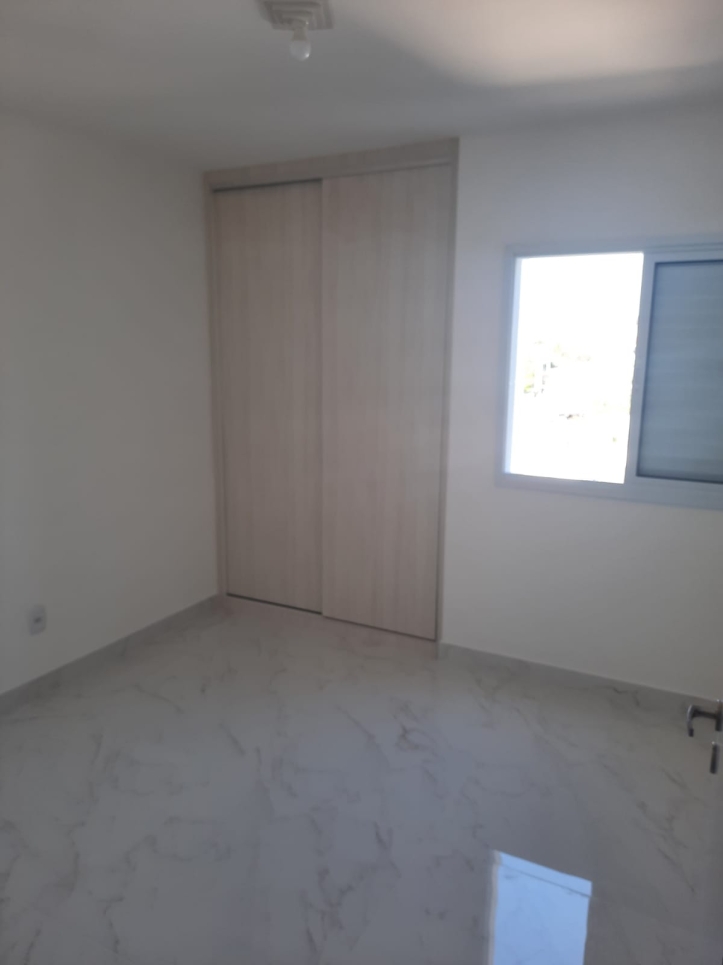 Apartamento à venda com 3 quartos, 80m² - Foto 1