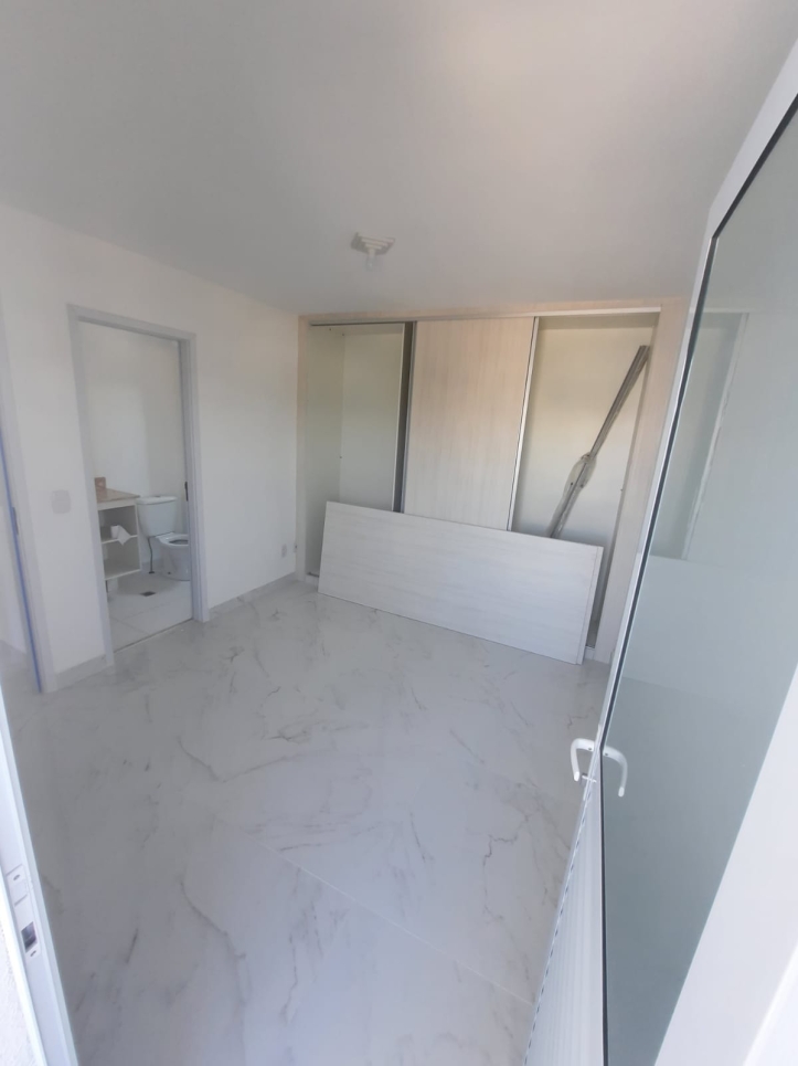 Apartamento à venda com 3 quartos, 80m² - Foto 2