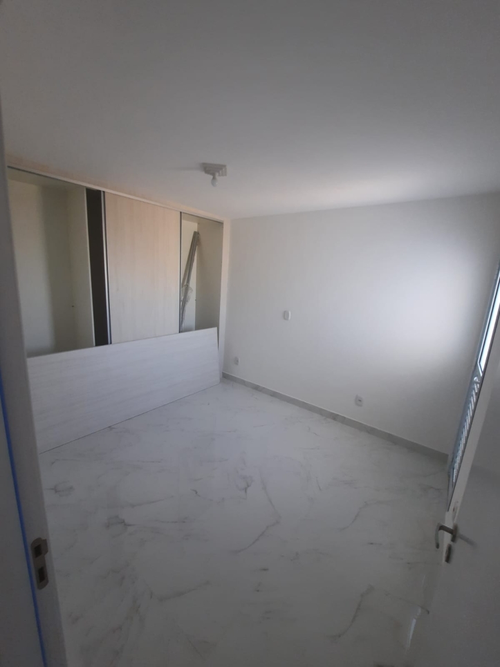 Apartamento à venda com 3 quartos, 80m² - Foto 4