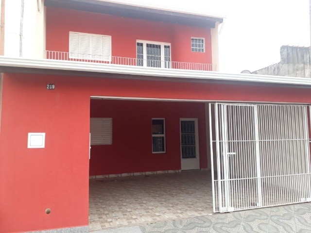 Sobrado à venda com 4 quartos, 160m² - Foto 1