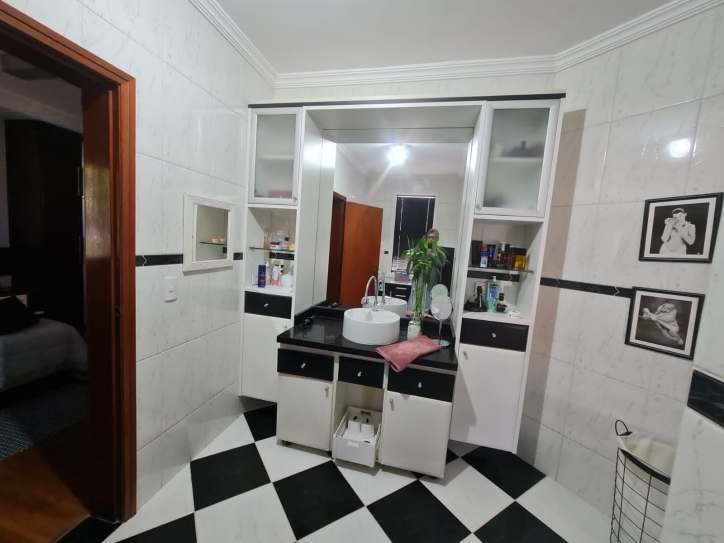 Sobrado à venda e aluguel com 3 quartos, 348m² - Foto 5