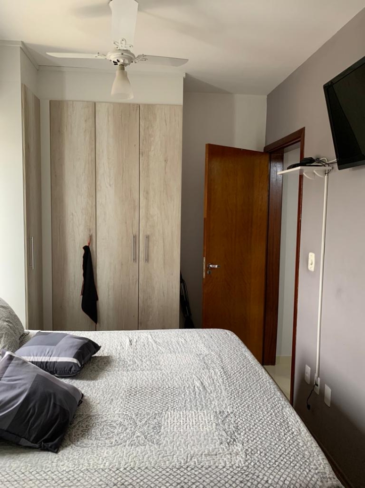 Apartamento à venda com 2 quartos, 62m² - Foto 4