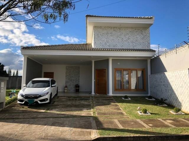 Casa à venda com 3 quartos, 300m² - Foto 2