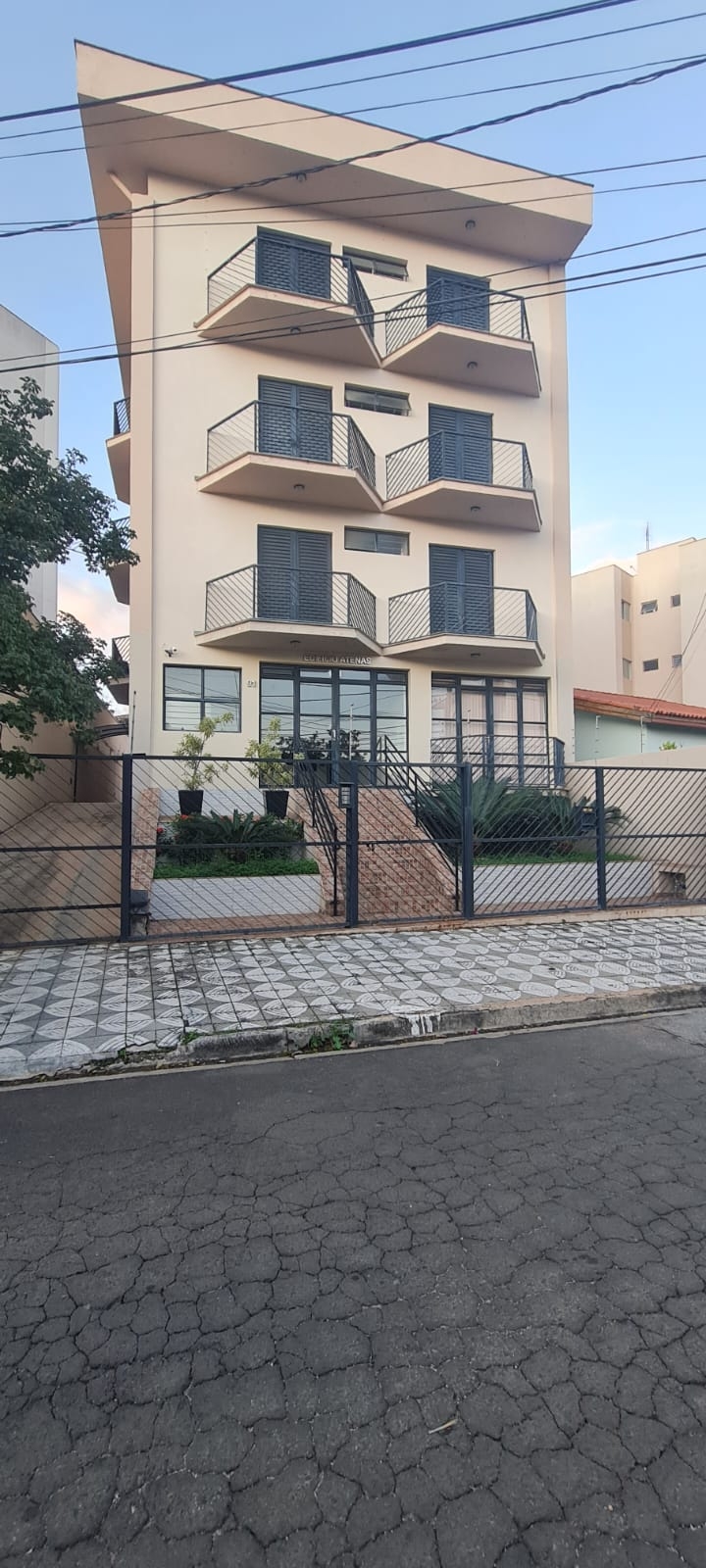 Apartamento à venda com 2 quartos, 81m² - Foto 1