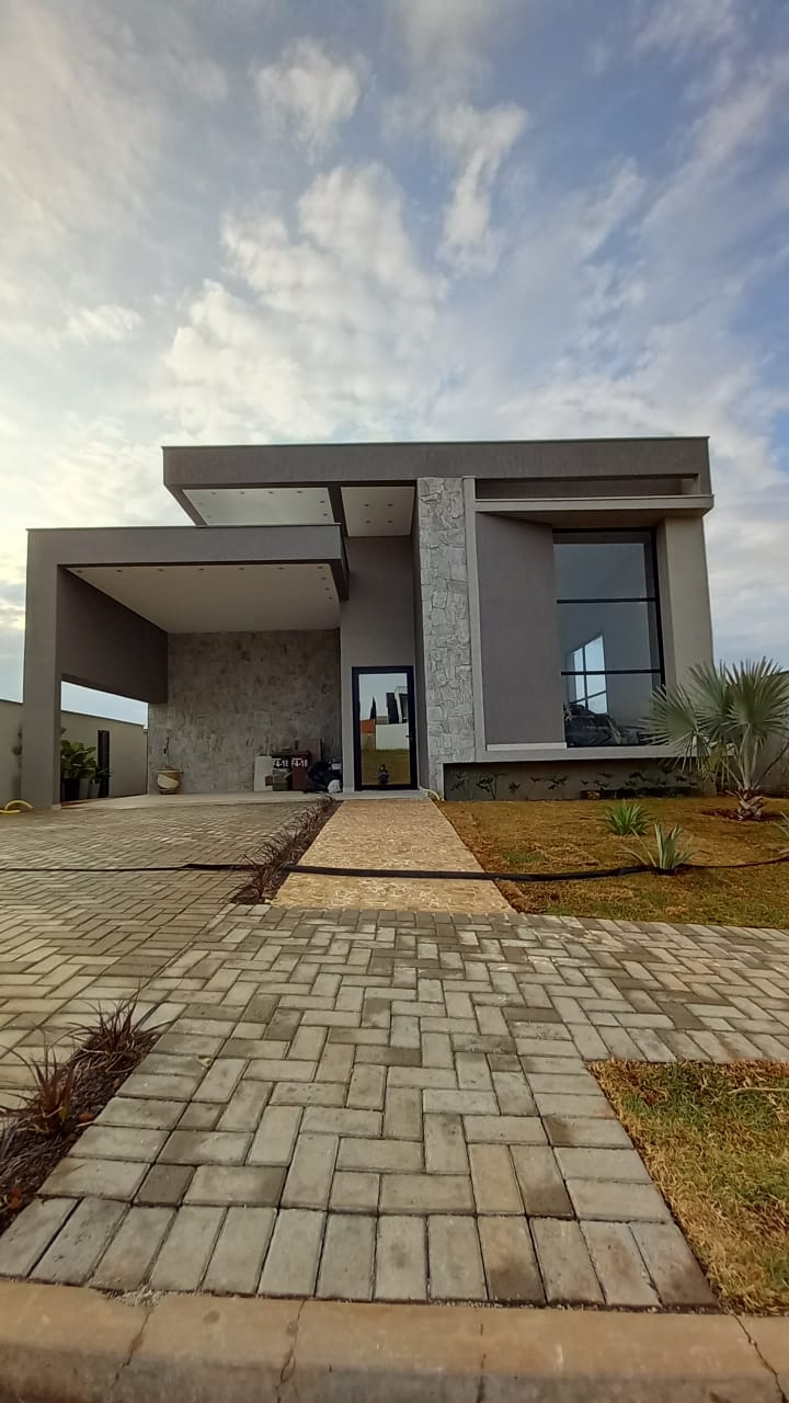 Casa à venda com 3 quartos, 255m² - Foto 2