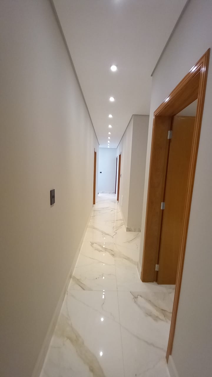 Casa à venda com 3 quartos, 255m² - Foto 8