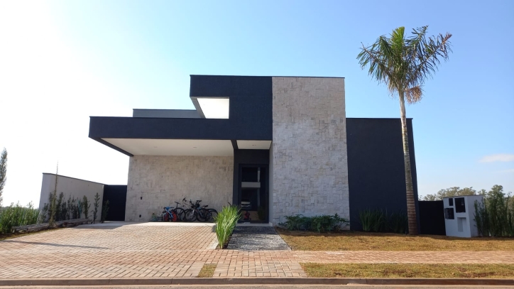 Casa de Condomínio à venda com 3 quartos, 250m² - Foto 2