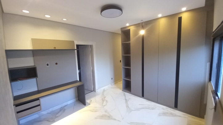 Casa de Condomínio à venda com 3 quartos, 250m² - Foto 13