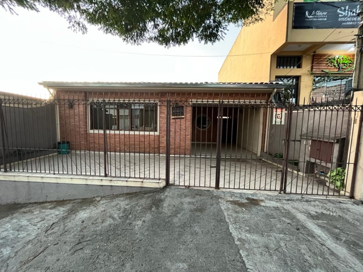 Casa de Condomínio à venda com 4 quartos, 296m² - Foto 1