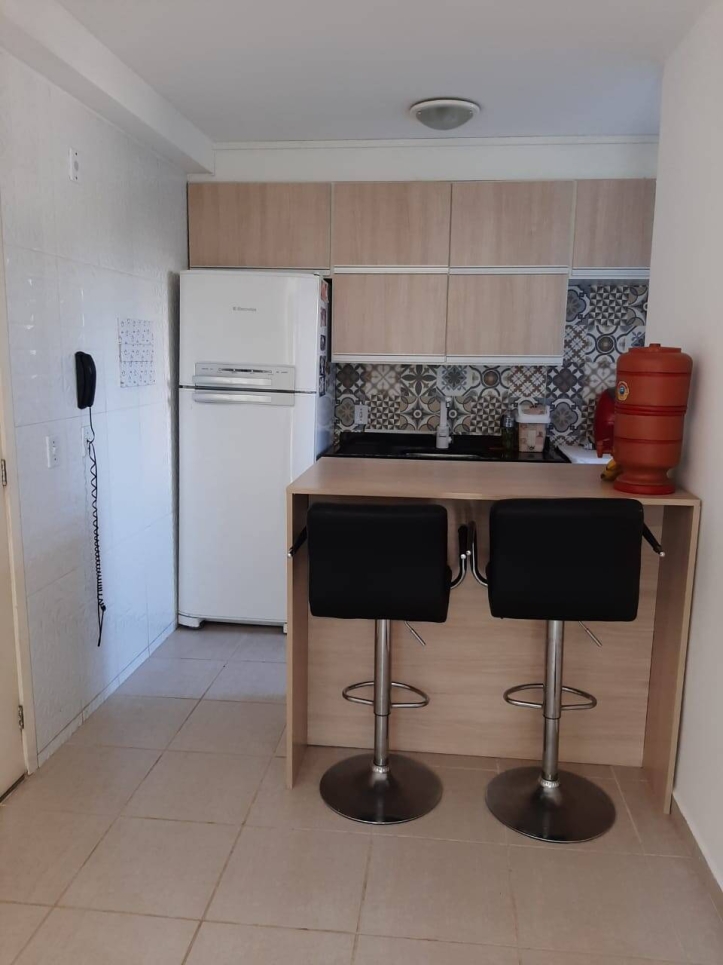 Apartamento à venda com 2 quartos, 42m² - Foto 2