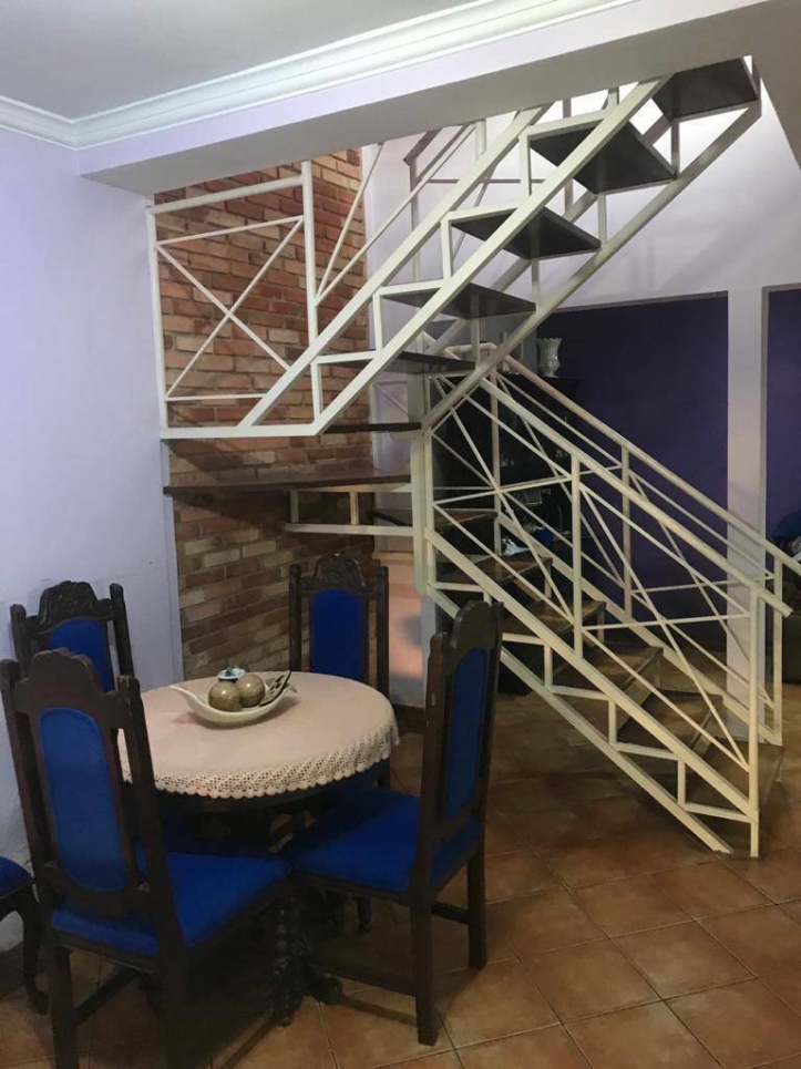 Casa à venda com 4 quartos, 185m² - Foto 2