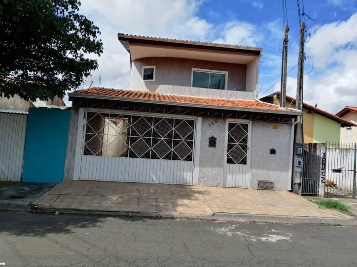 Casa à venda com 3 quartos, 150m² - Foto 1