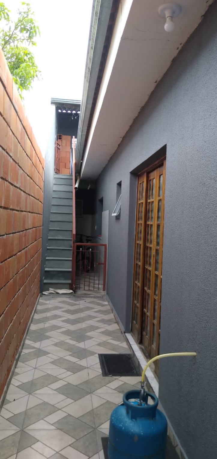 Casa à venda com 2 quartos, 125m² - Foto 2