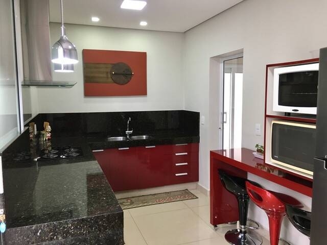 Casa de Condomínio à venda com 3 quartos, 280m² - Foto 1