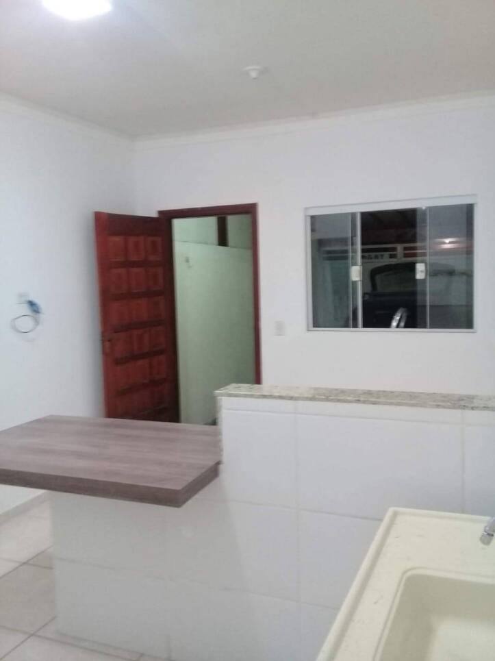 Casa à venda com 2 quartos, 55m² - Foto 2