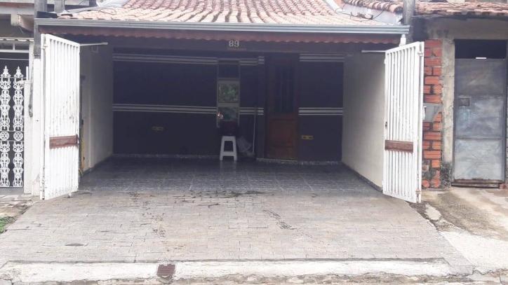 Casa à venda com 2 quartos, 100m² - Foto 2